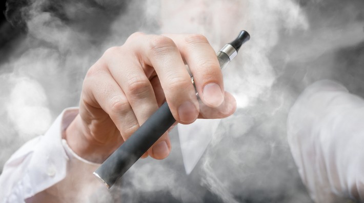 This Is How to Quit Smoking With Vaping