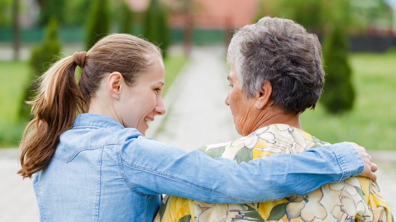 What You Need to Look For When Hiring a Caregiver