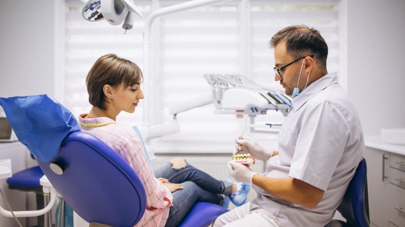 Top 4 Factors to Consider When Choosing Emergency Dentists