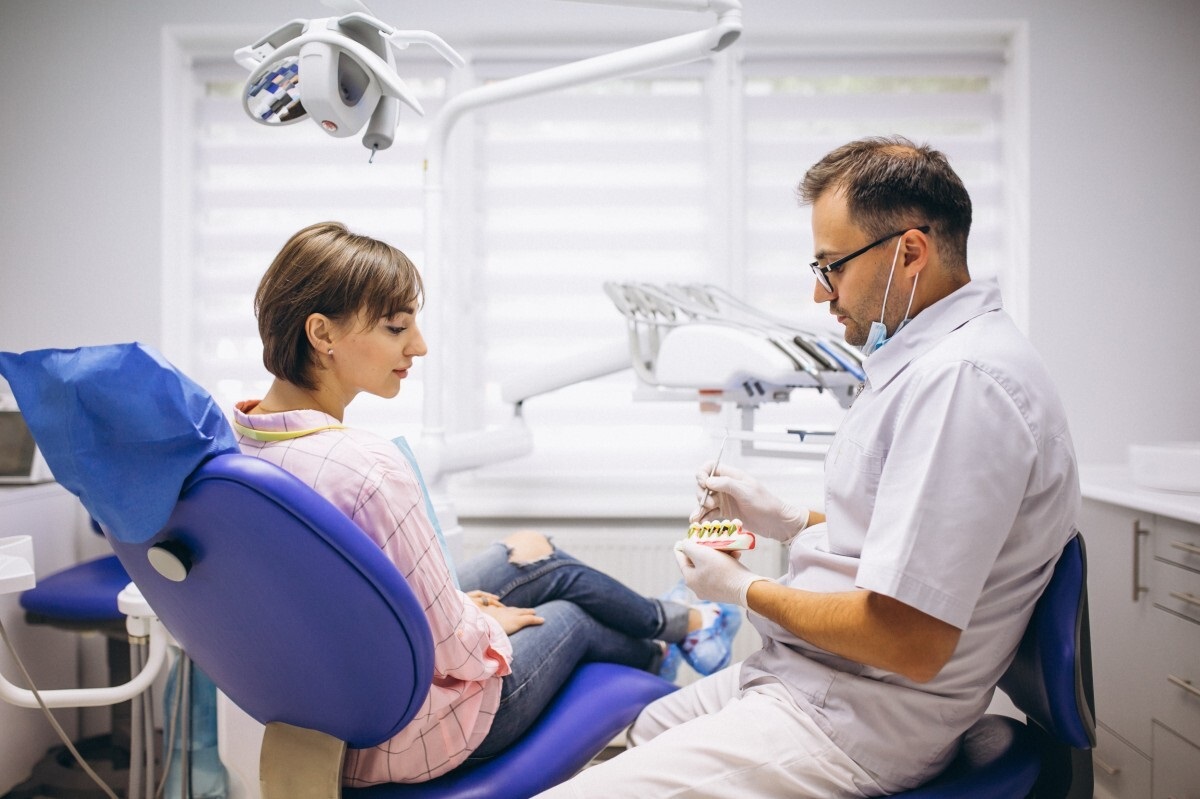 Top 4 Factors to Consider When Choosing Emergency Dentists
