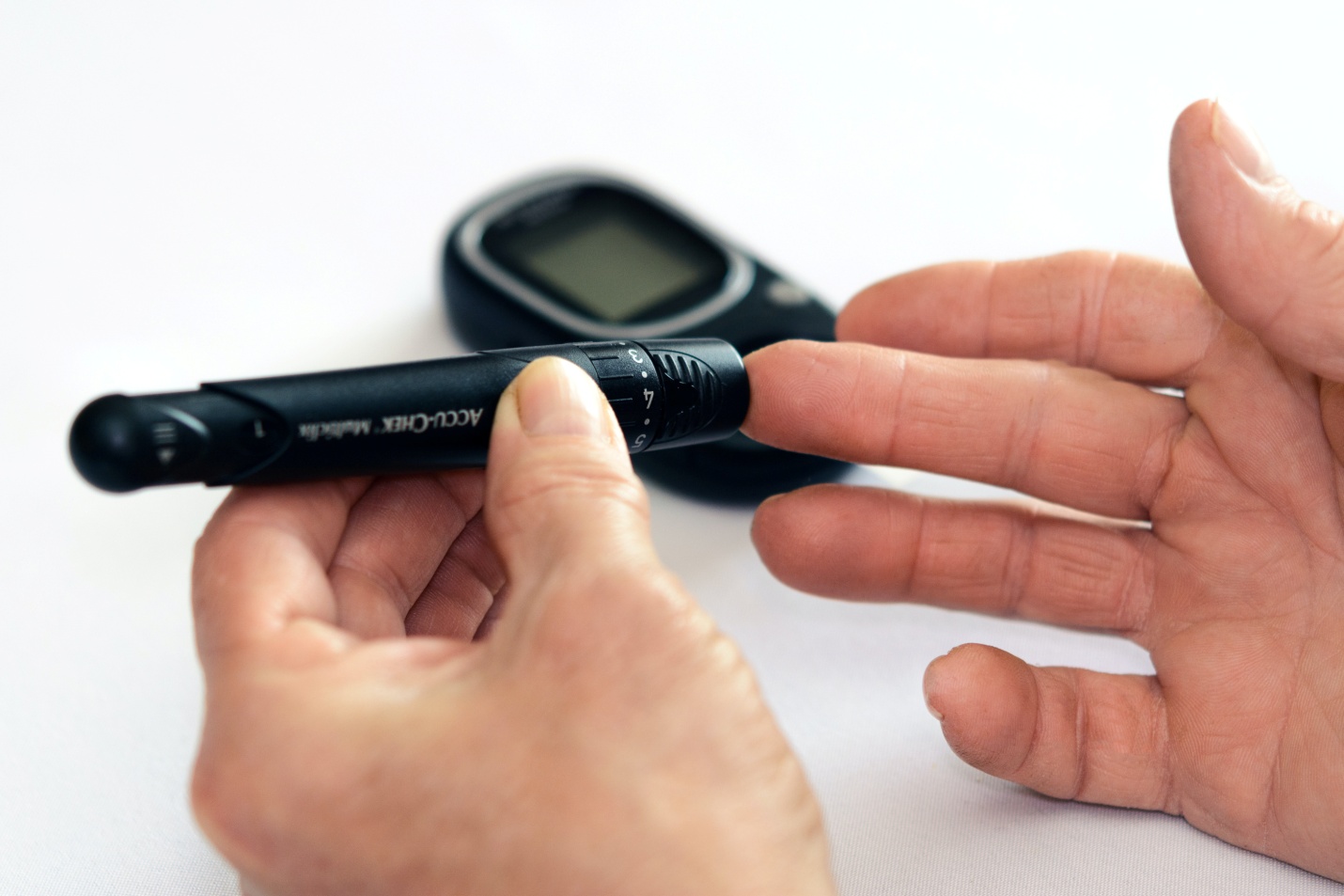 HOW TO EFFECTIVELY MANAGE DIABETES